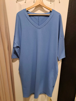 Błękitna sukienka z dresówki